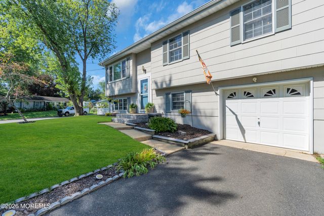 55 Dogwood Drive, Jackson, NJ 08527
