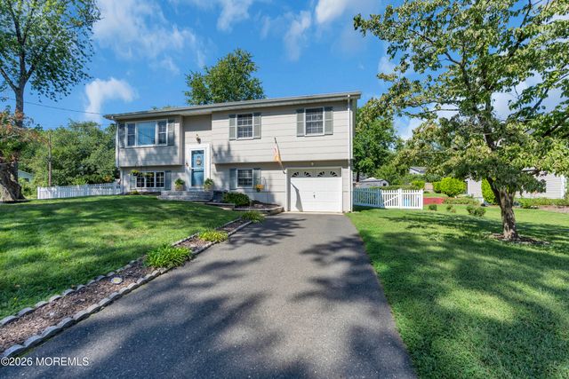 55 Dogwood Drive, Jackson, NJ 08527