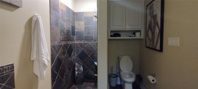 500 Kenniston DR B, Austin, TX 78752