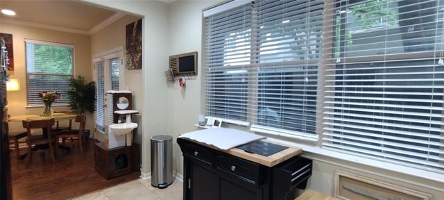 500 Kenniston DR B, Austin, TX 78752