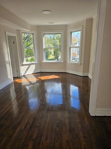 5740 S Elizabeth Street, Chicago, IL 60636