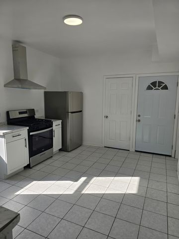 5740 S Elizabeth Street, Chicago, IL 60636