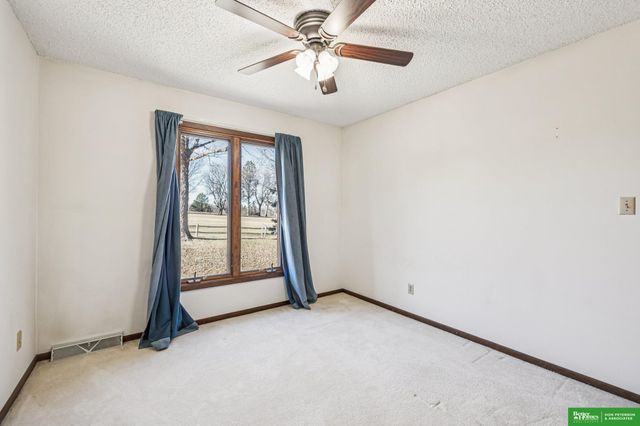 2717 Eagle Drive, Fremont, NE 68025