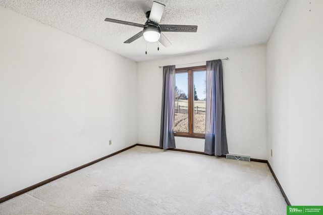 2717 Eagle Drive, Fremont, NE 68025