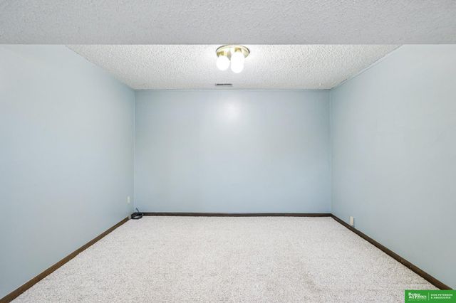 2717 Eagle Drive, Fremont, NE 68025