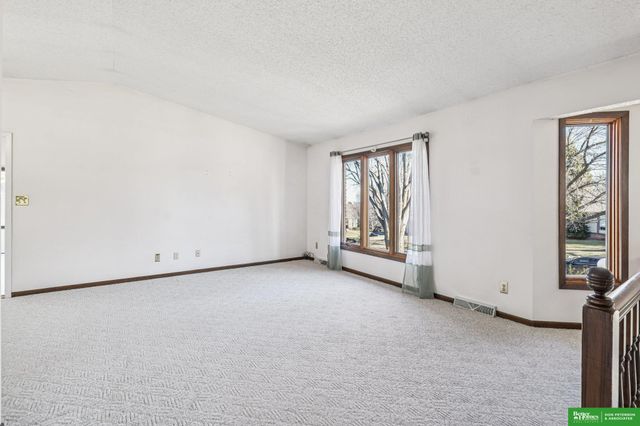 2717 Eagle Drive, Fremont, NE 68025