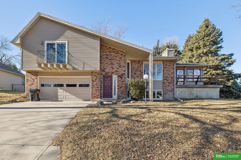 2717 Eagle Drive, Fremont, NE 68025