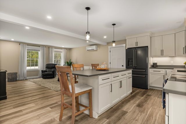38 Laurel Lane, Somersworth, NH 03878