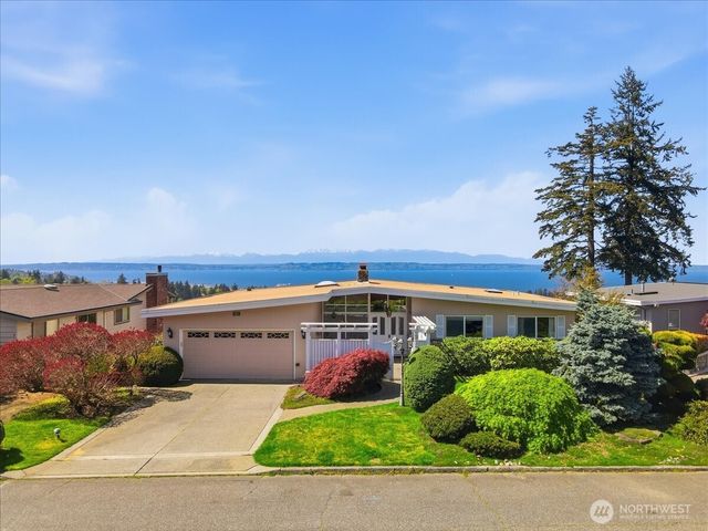 911 12th Avenue N, Edmonds, WA 98020