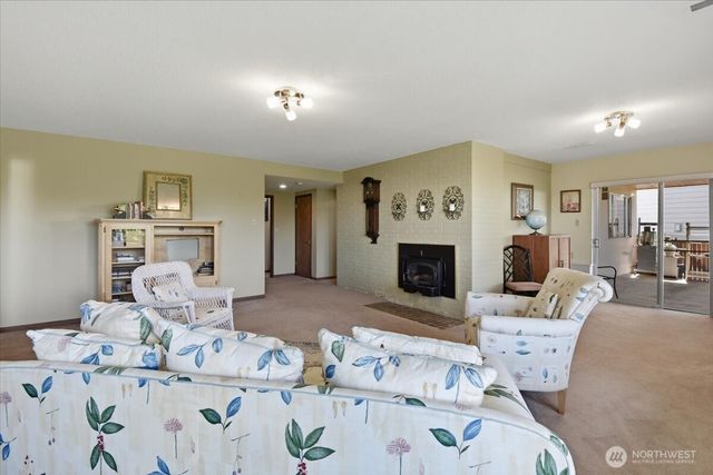 911 12th Avenue N, Edmonds, WA 98020