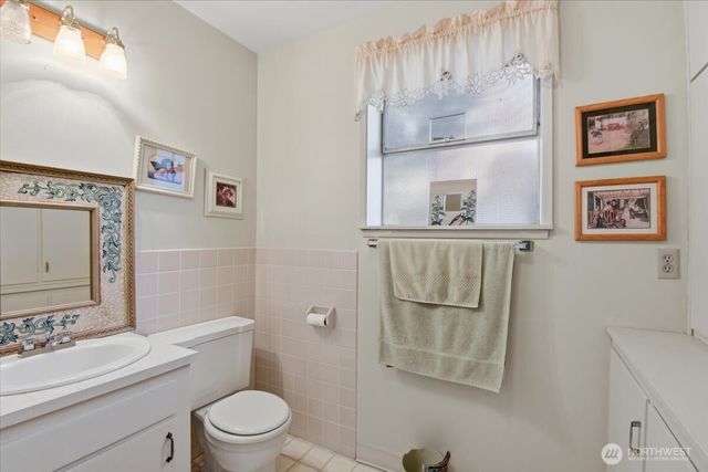 911 12th Avenue N, Edmonds, WA 98020