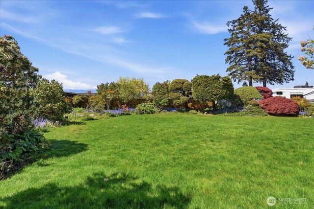 911 12th Avenue N, Edmonds, WA 98020