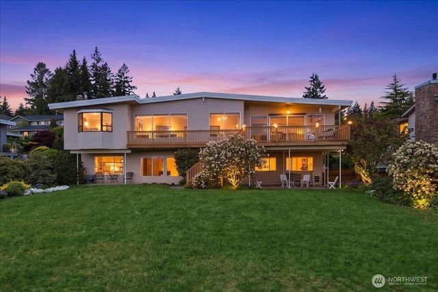911 12th Avenue N, Edmonds, WA 98020