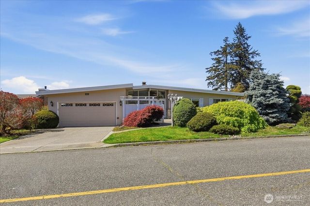 911 12th Avenue N, Edmonds, WA 98020