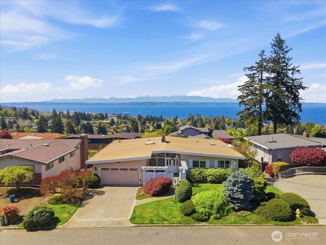 911 12th Avenue N, Edmonds, WA 98020