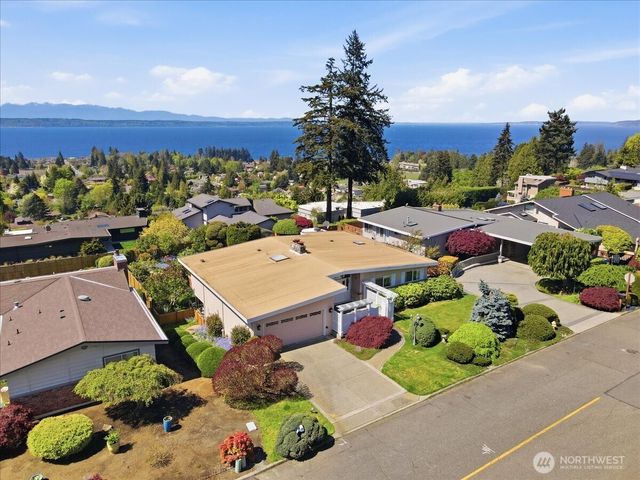 911 12th Avenue N, Edmonds, WA 98020
