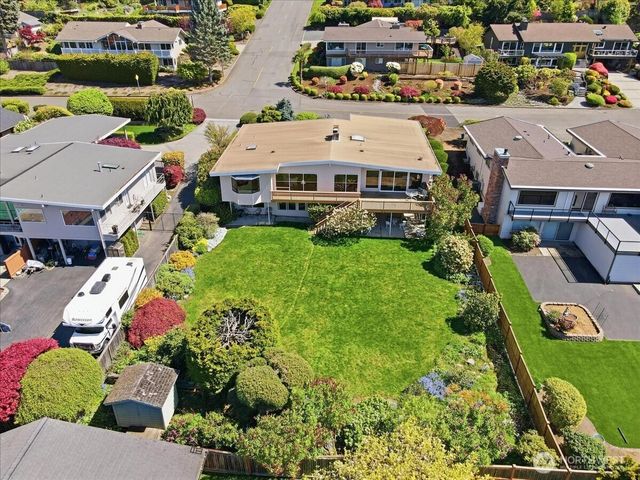 911 12th Avenue N, Edmonds, WA 98020