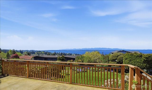 911 12th Avenue N, Edmonds, WA 98020