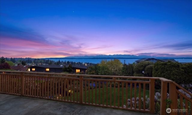 911 12th Avenue N, Edmonds, WA 98020