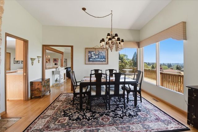 911 12th Avenue N, Edmonds, WA 98020