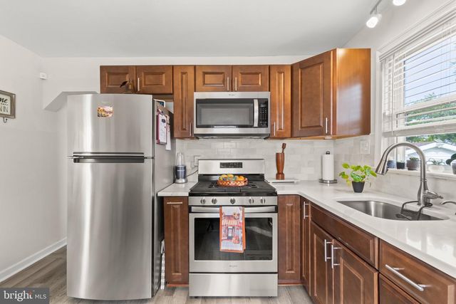 39 WORTHINGTON AVE, Bellmawr, NJ 08031