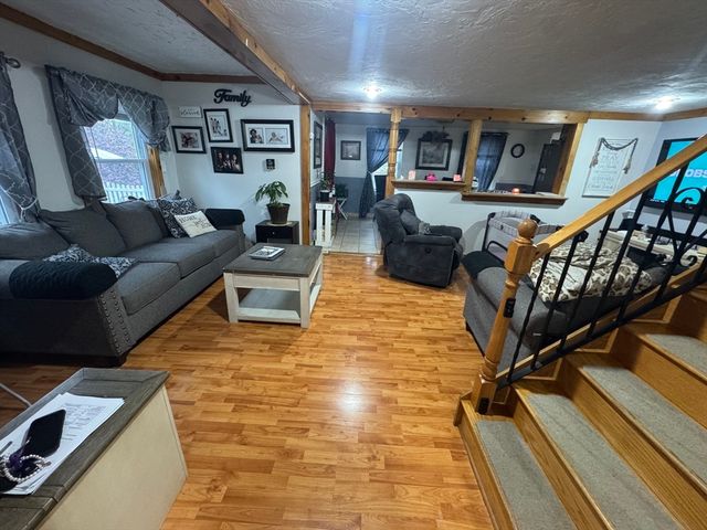 20 South Shore Rd, Westminster, MA 01473