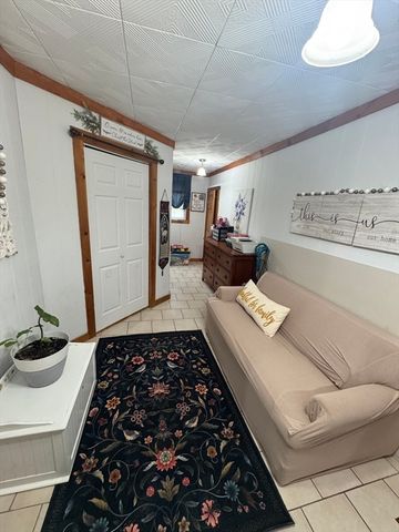 20 South Shore Rd, Westminster, MA 01473