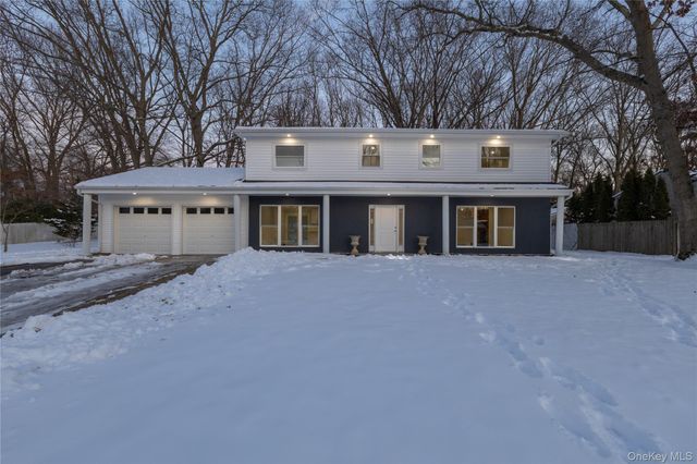 19 Stuyvesant Circle E, East Setauket, NY 11733