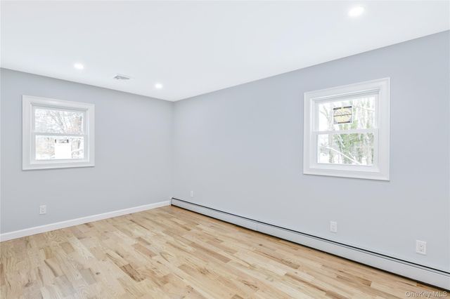 19 Stuyvesant Circle E, East Setauket, NY 11733