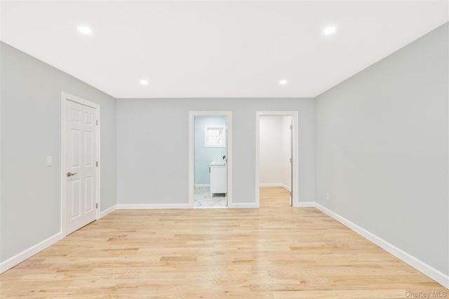 19 Stuyvesant Circle E, East Setauket, NY 11733