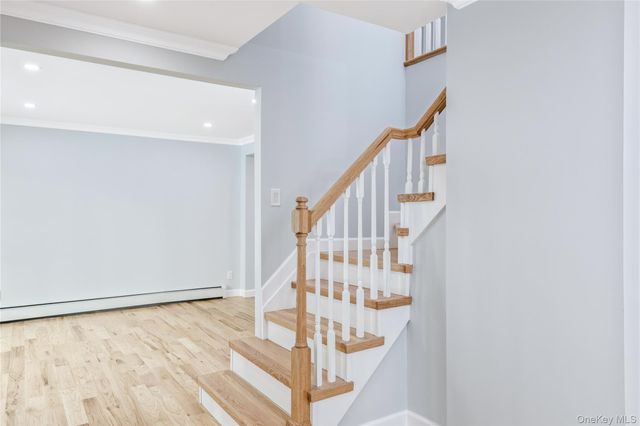 19 Stuyvesant Circle E, East Setauket, NY 11733