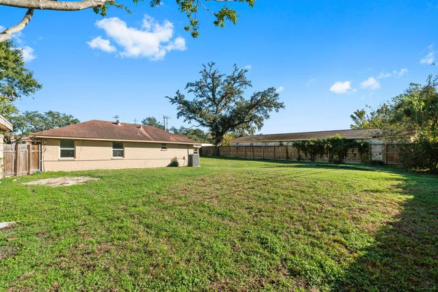 1723 Campbell Road, Houston, TX 77080