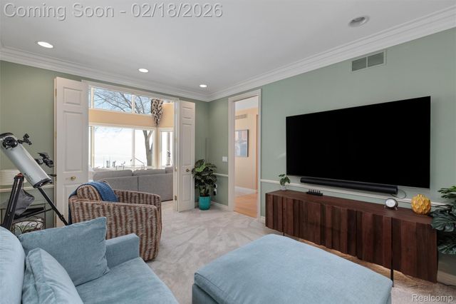 34330 Jefferson Avenue, Harrison Charter Township, MI 48045