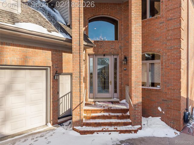 34330 Jefferson Avenue, Harrison Charter Township, MI 48045