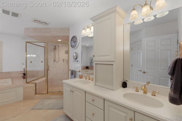 34330 Jefferson Avenue, Harrison Charter Township, MI 48045