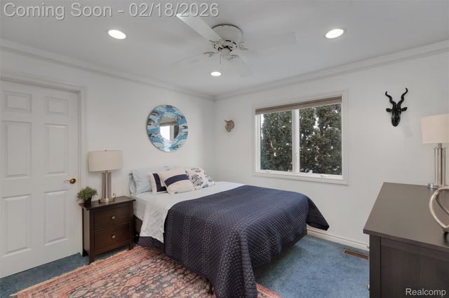 34330 Jefferson Avenue, Harrison Charter Township, MI 48045