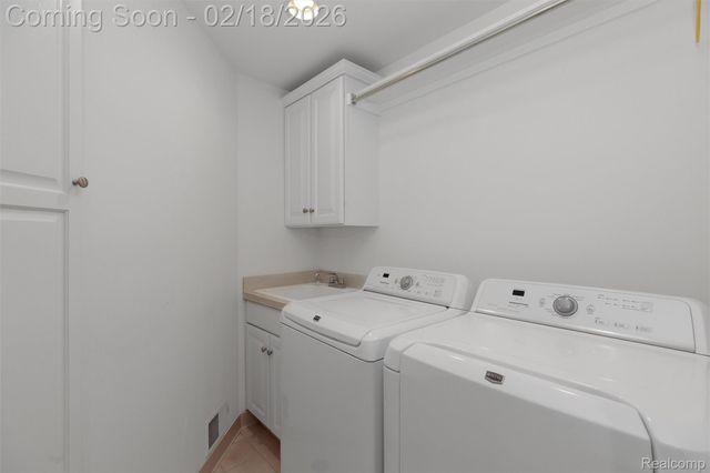 34330 Jefferson Avenue, Harrison Charter Township, MI 48045