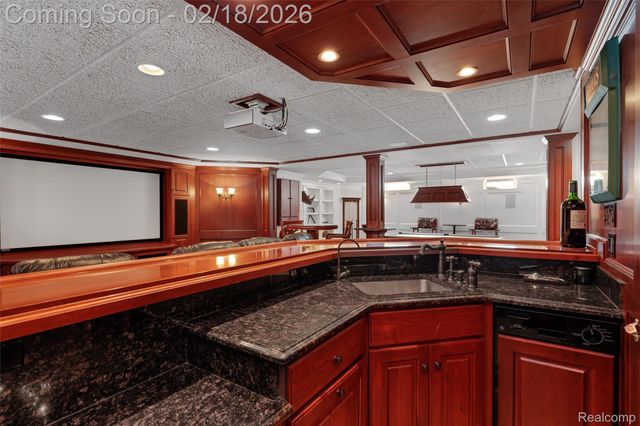 34330 Jefferson Avenue, Harrison Charter Township, MI 48045