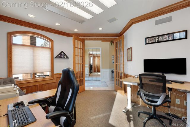 34330 Jefferson Avenue, Harrison Charter Township, MI 48045