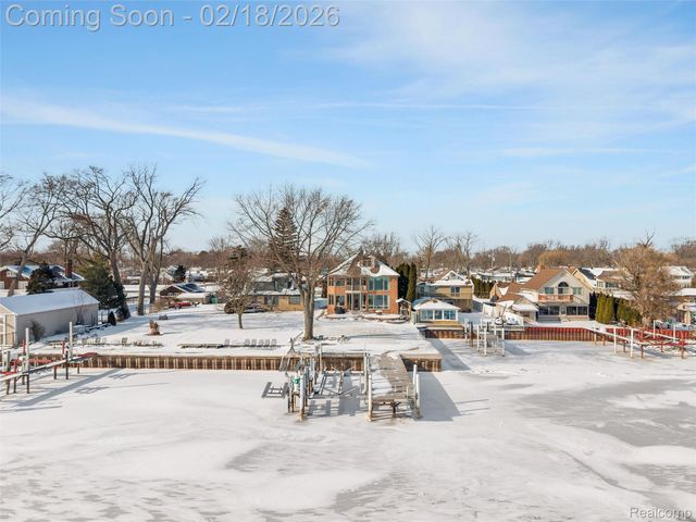 34330 Jefferson Avenue, Harrison Charter Township, MI 48045