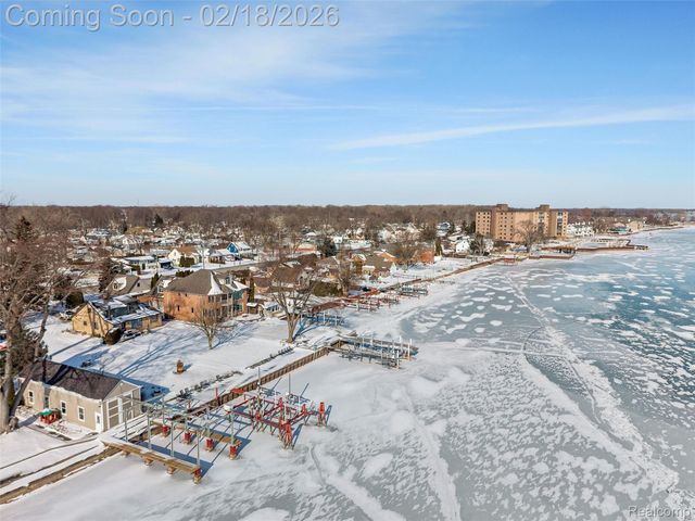 34330 Jefferson Avenue, Harrison Charter Township, MI 48045