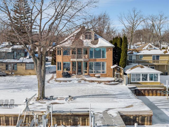 34330 Jefferson Avenue, Harrison Charter Township, MI 48045