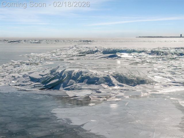 34330 Jefferson Avenue, Harrison Charter Township, MI 48045