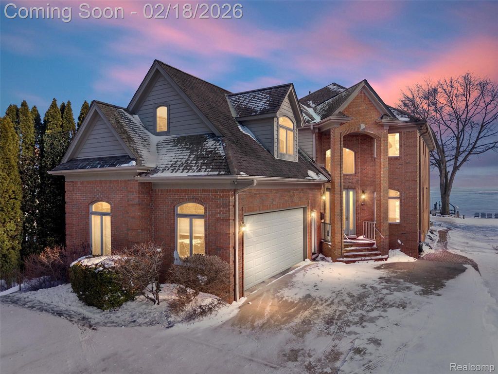 34330 Jefferson Avenue, Harrison Charter Township, MI 48045