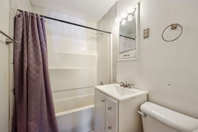 916 Mulberry Lane, Streamwood, IL 60107