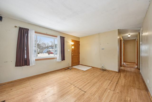 916 Mulberry Lane, Streamwood, IL 60107