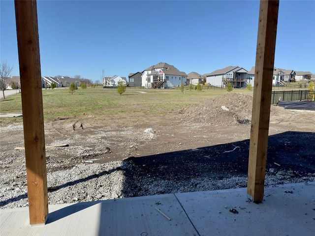 17412 Richards Street, Overland Park, KS 66221