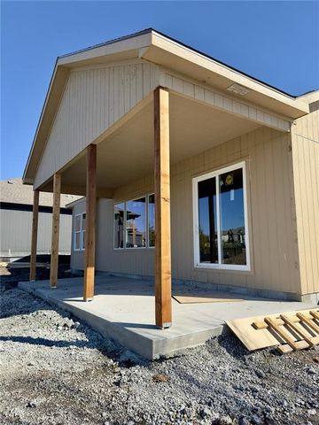 17412 Richards Street, Overland Park, KS 66221