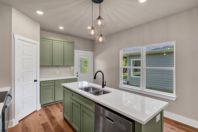 807 Branding Iron Trail, Granbury, TX 76049