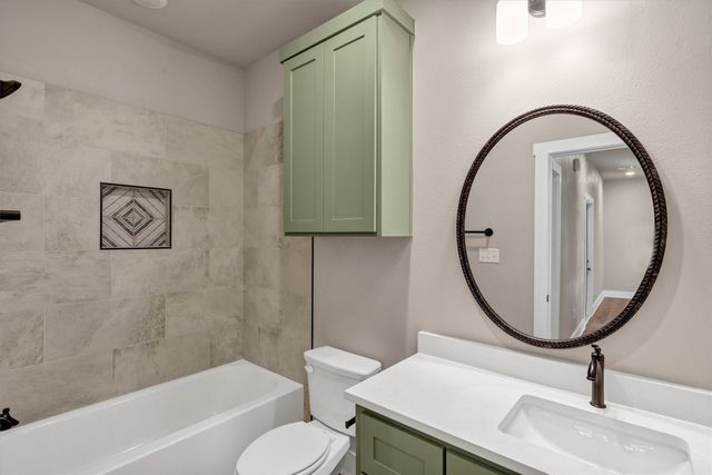 807 Branding Iron Trail, Granbury, TX 76049